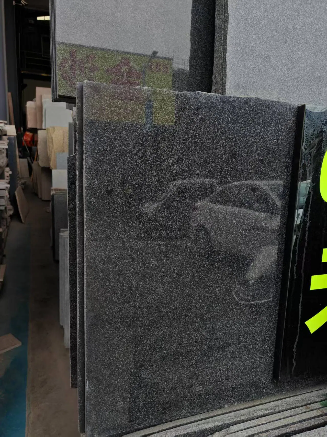 Cambodia Sesame Black Granite Slab/Tiles/Flooring Tile/Treade/Staris /Garden Paving