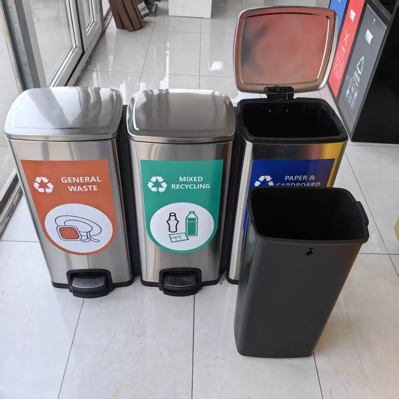 Ножная мусорная урна из нержавеющей стали 90л