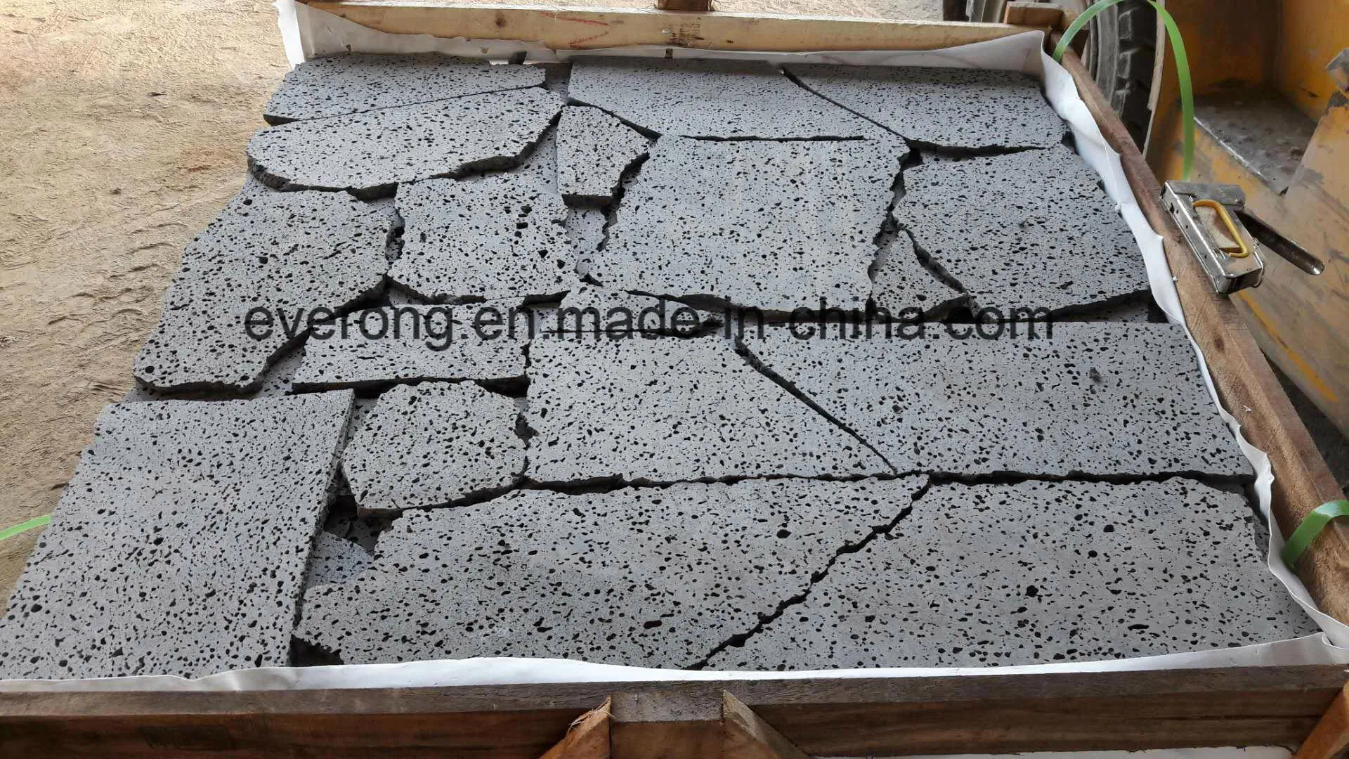 Natural Random Shape Lava Stone for Garden Step, Patio Landscaping