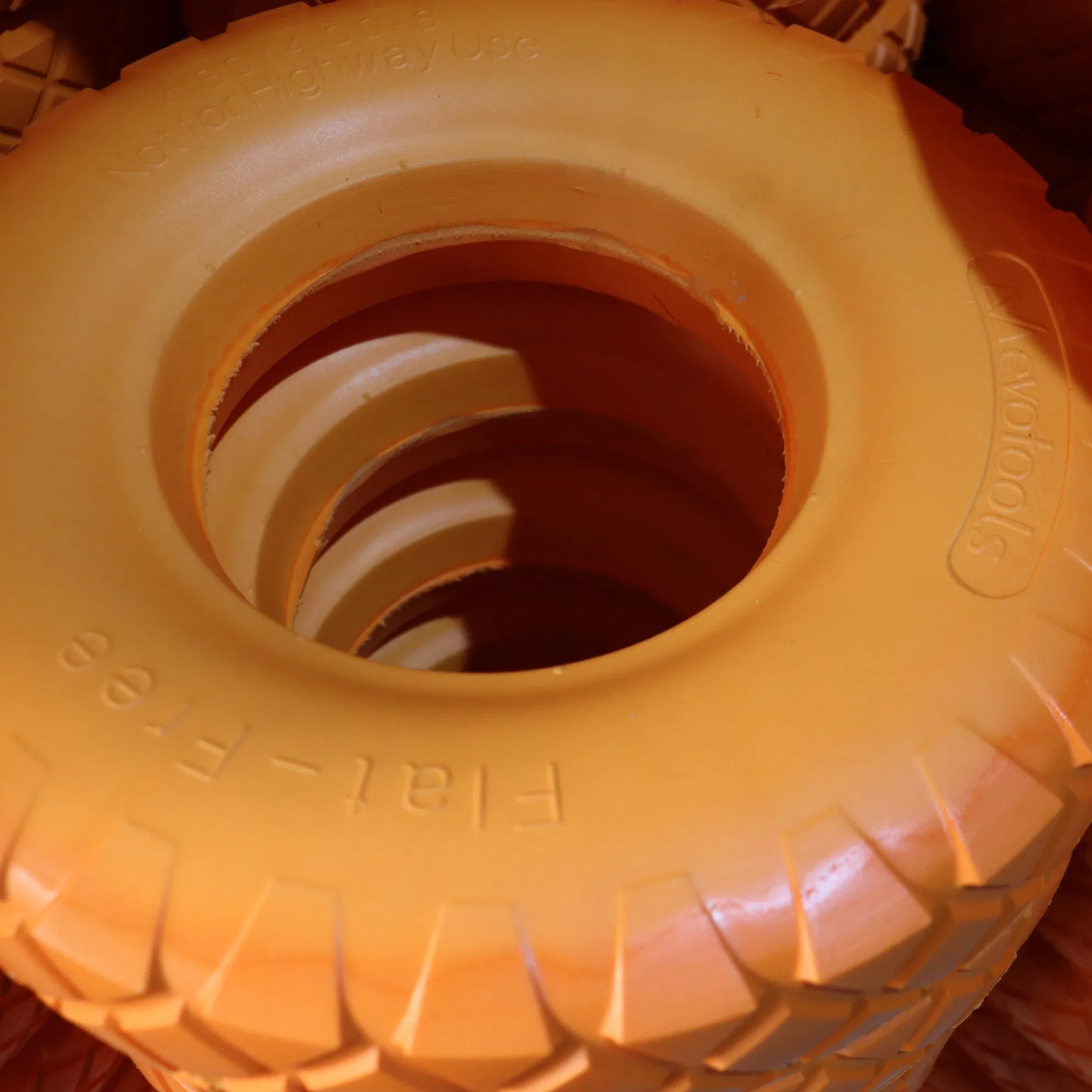Popular Good Appearance Best Quality PU Foam Wheel for Wheelbarrow (3.50-4)