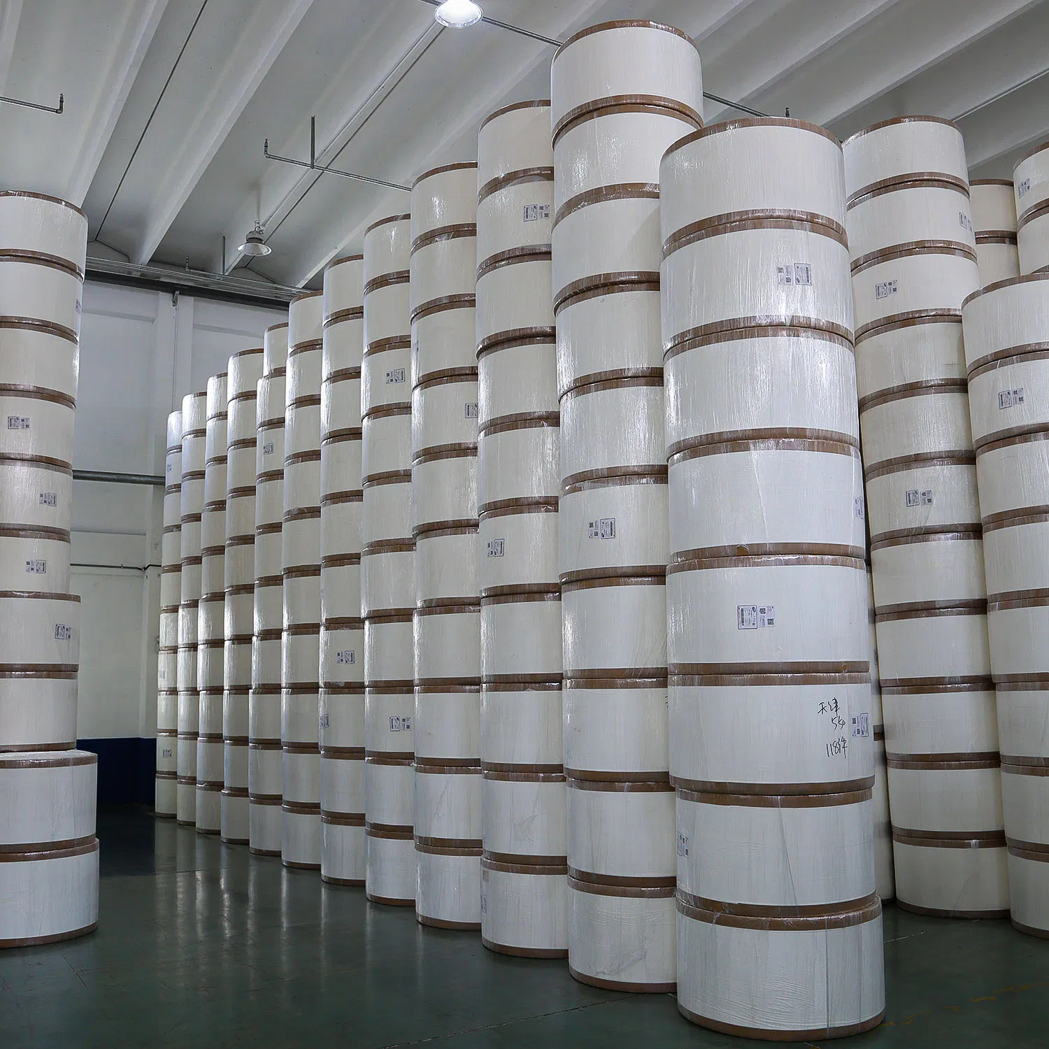 Chinese Factory Direct Selling Wholesale Economic Cheaper Raw Material Jumbo Roll Toilet Tissue Paper