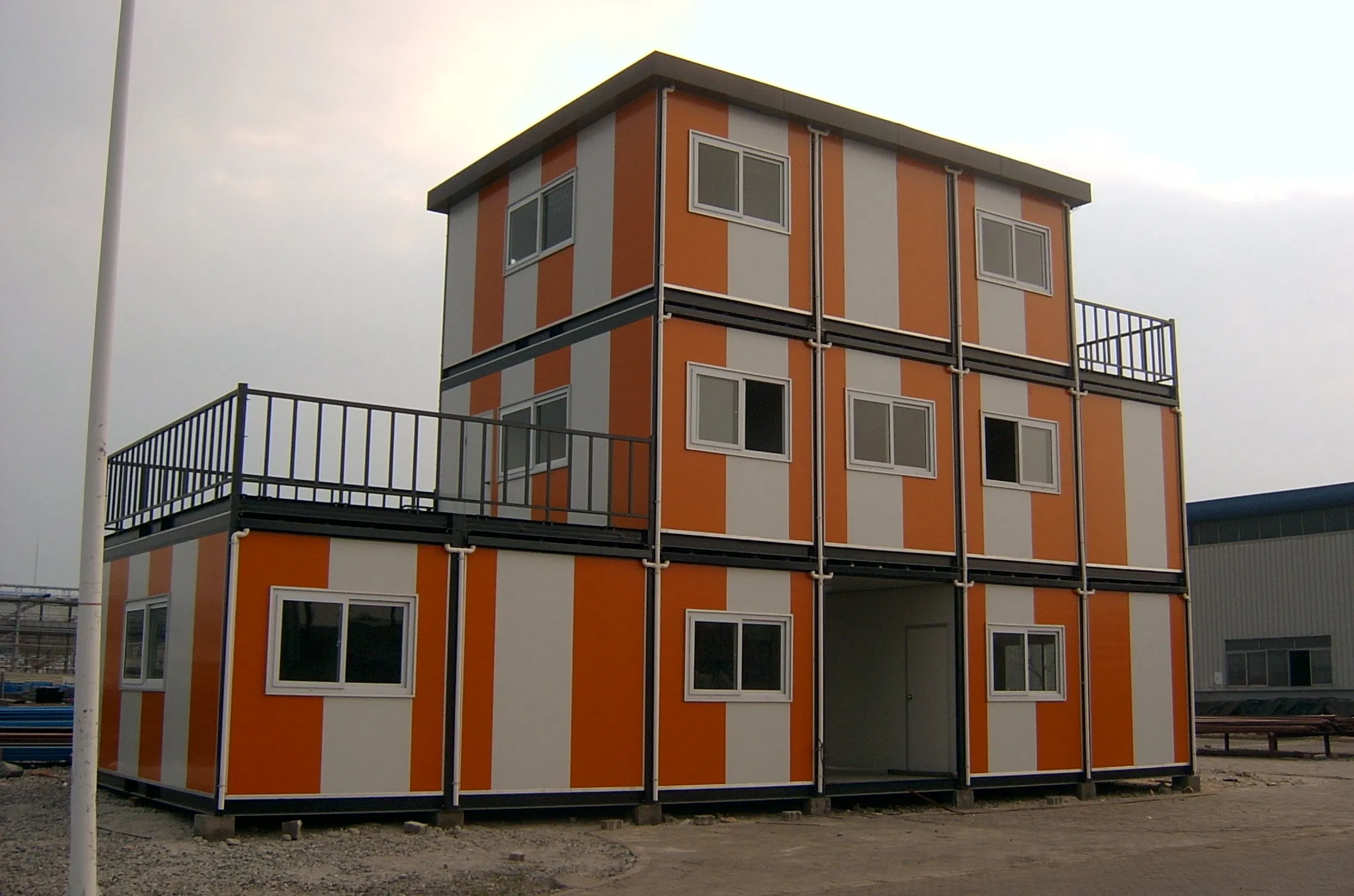 Hot Selling Flat Packed House Container House Prefab House Office Workshop Jobsite