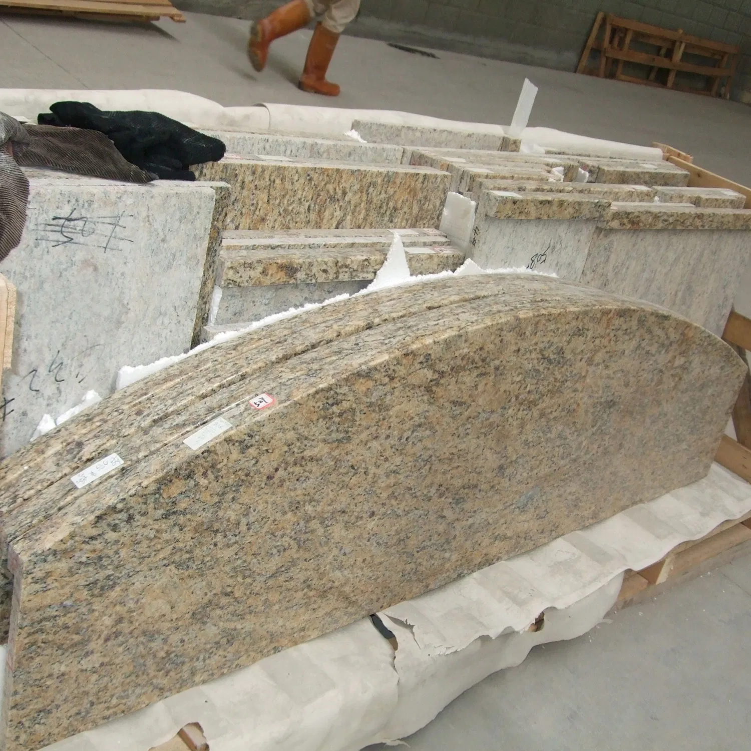 Brazil Classic Dark Yellow Giallo Santa Cecilia Granite for Countertop Flooring and Walling