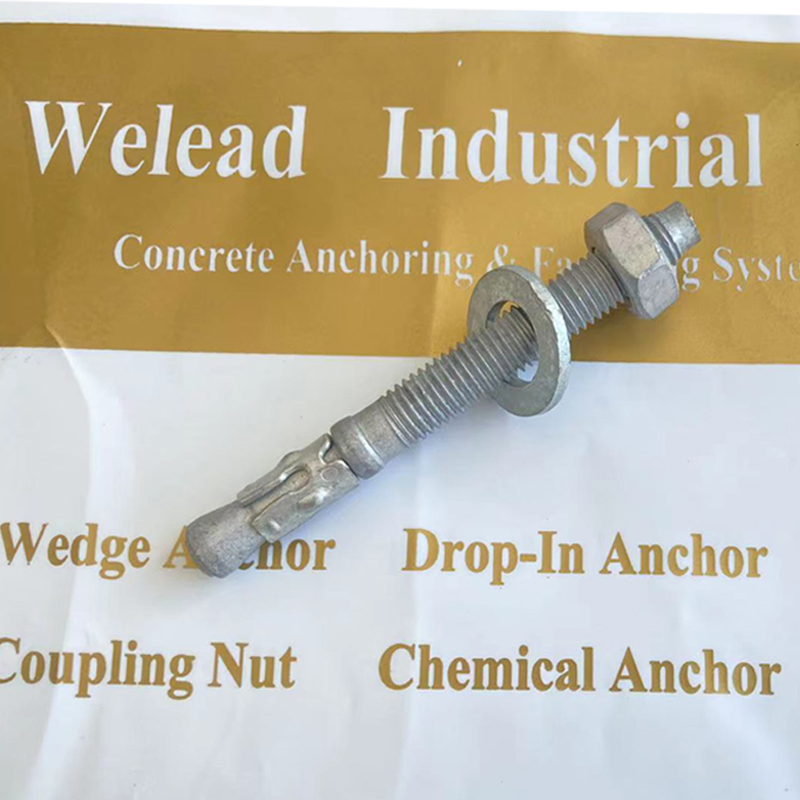 Анкерный болт клиновой 10x100 оцинкованный с гайкой