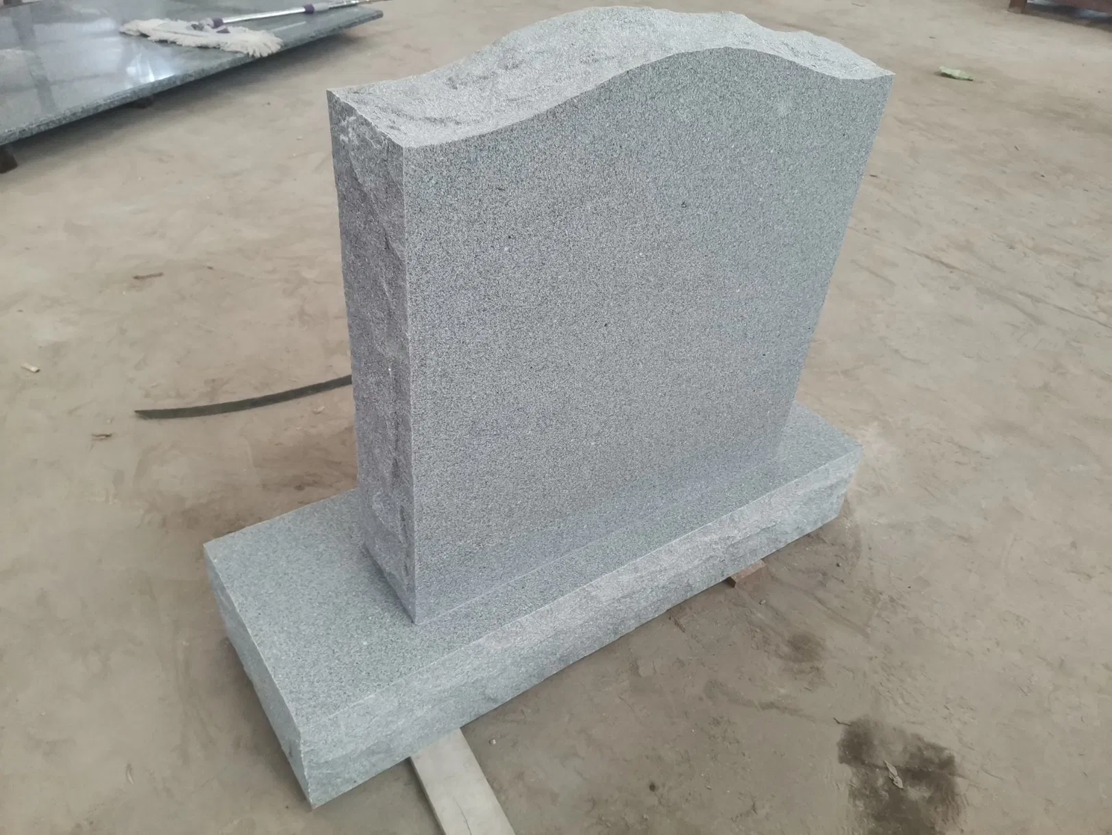 China Grey Granite Upright Serp/Marker/Slant/Pillow/Single Heart/Double Heart Headstones Tombstones with Base