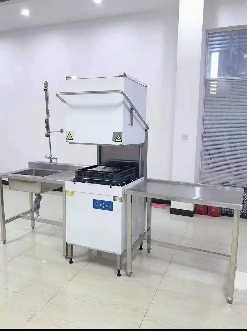 High-Capacity Hood Type Commercial Dishwasher with Viewing Window Automatic Stainless Steel Standing Unit for Restaurant Kitchenware