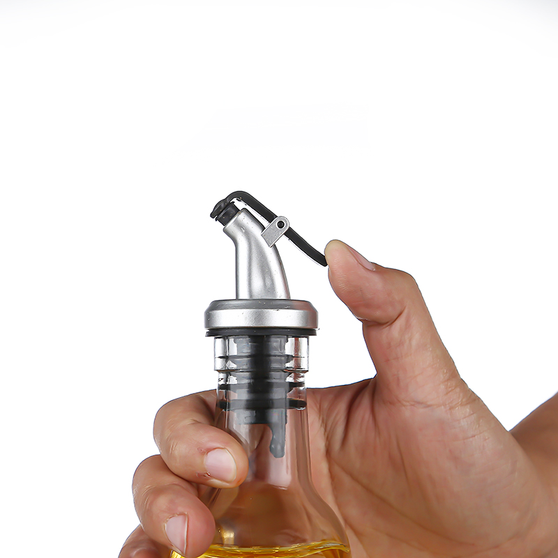 Carved Olive Oil Vinegar Dispenser Square Kitchen Cooking Oil Bottle Glass Oil Container with Oil Pourer