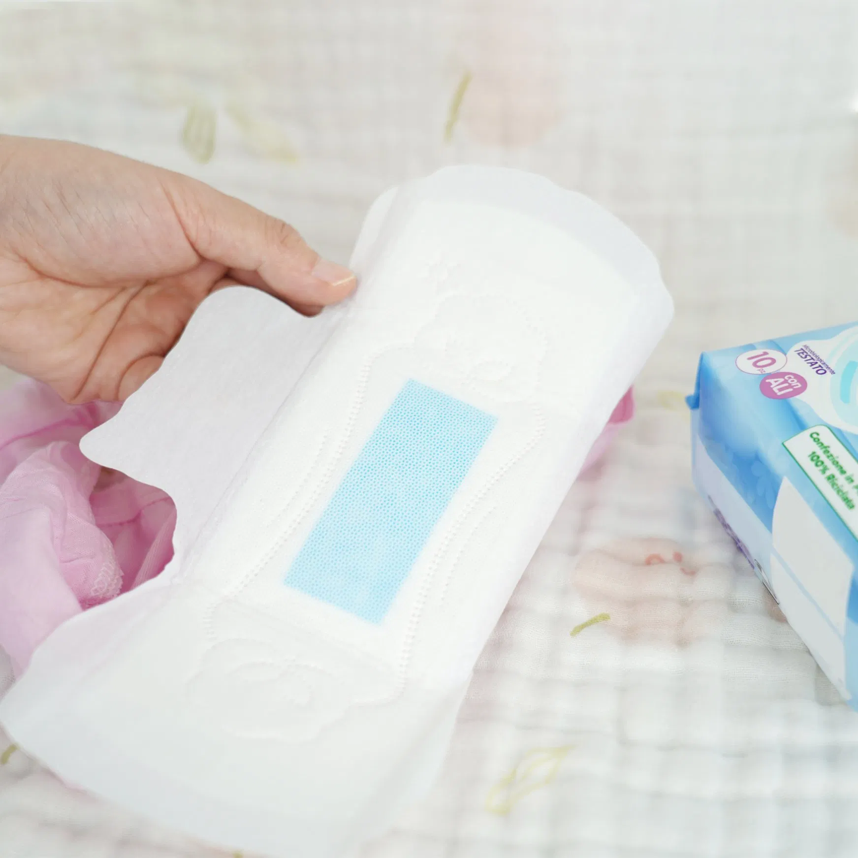 Wholesale Day Use Period Sanitary Napkin Organic Sanitary Pad for Women