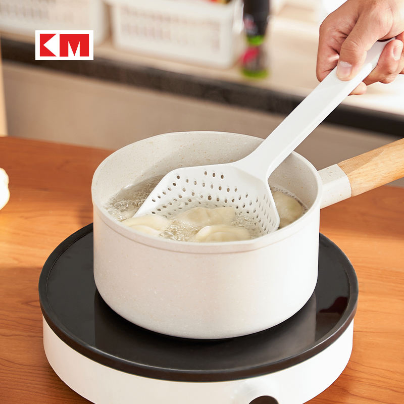 Кухонный дуршлаг-совок KM6016 с длинной ручкой