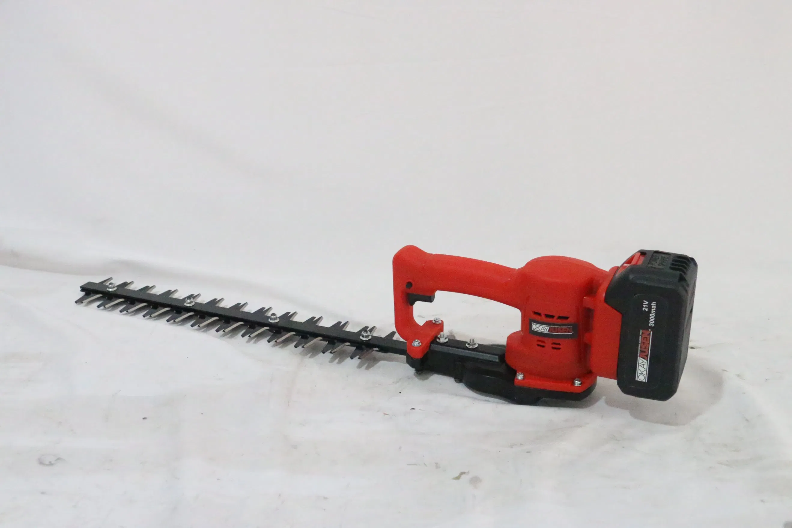 New Type of Hedge Trimmer Used for Garden Pruning