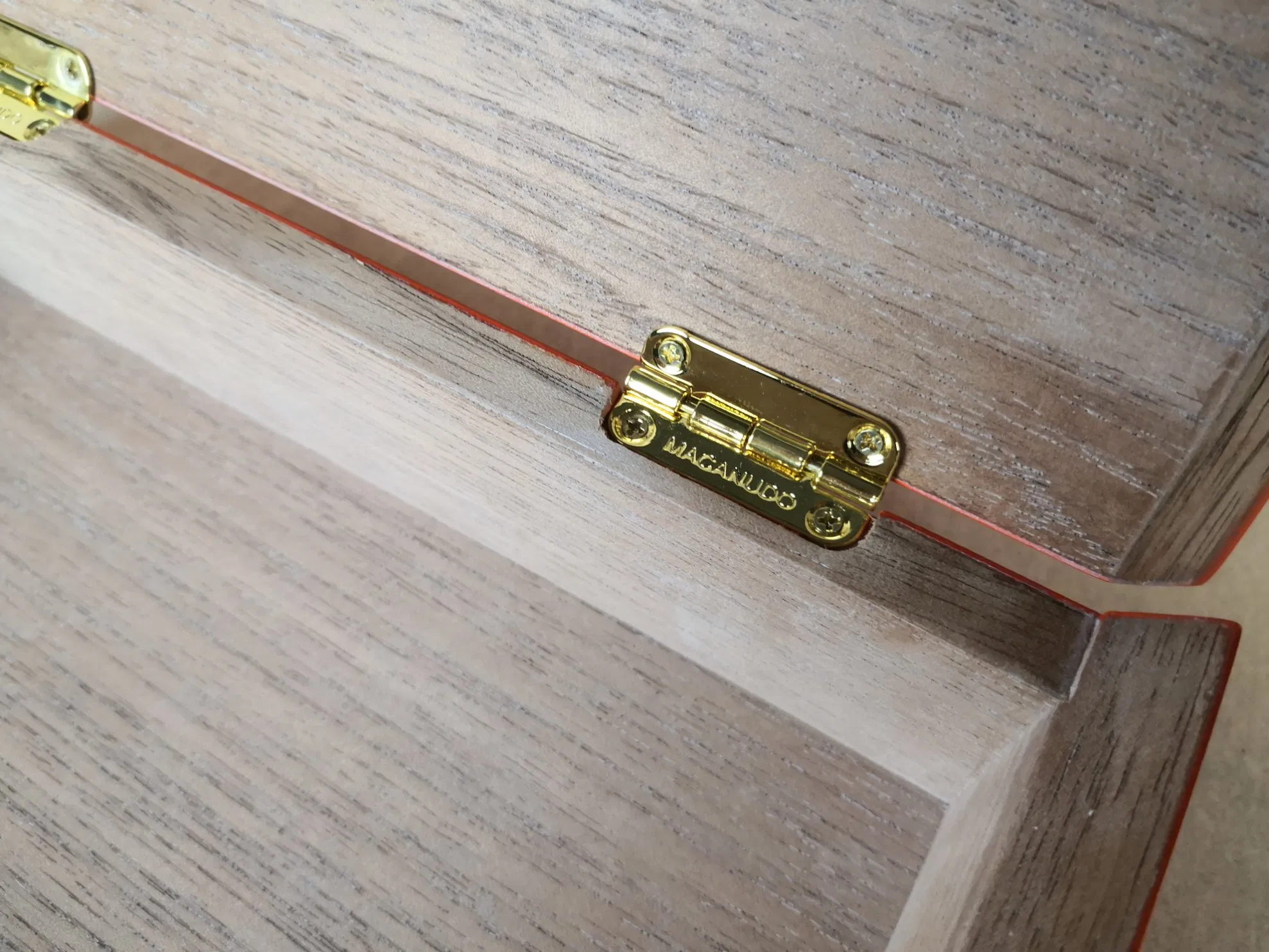 Black Veneer Matt Cigar Box (P10)