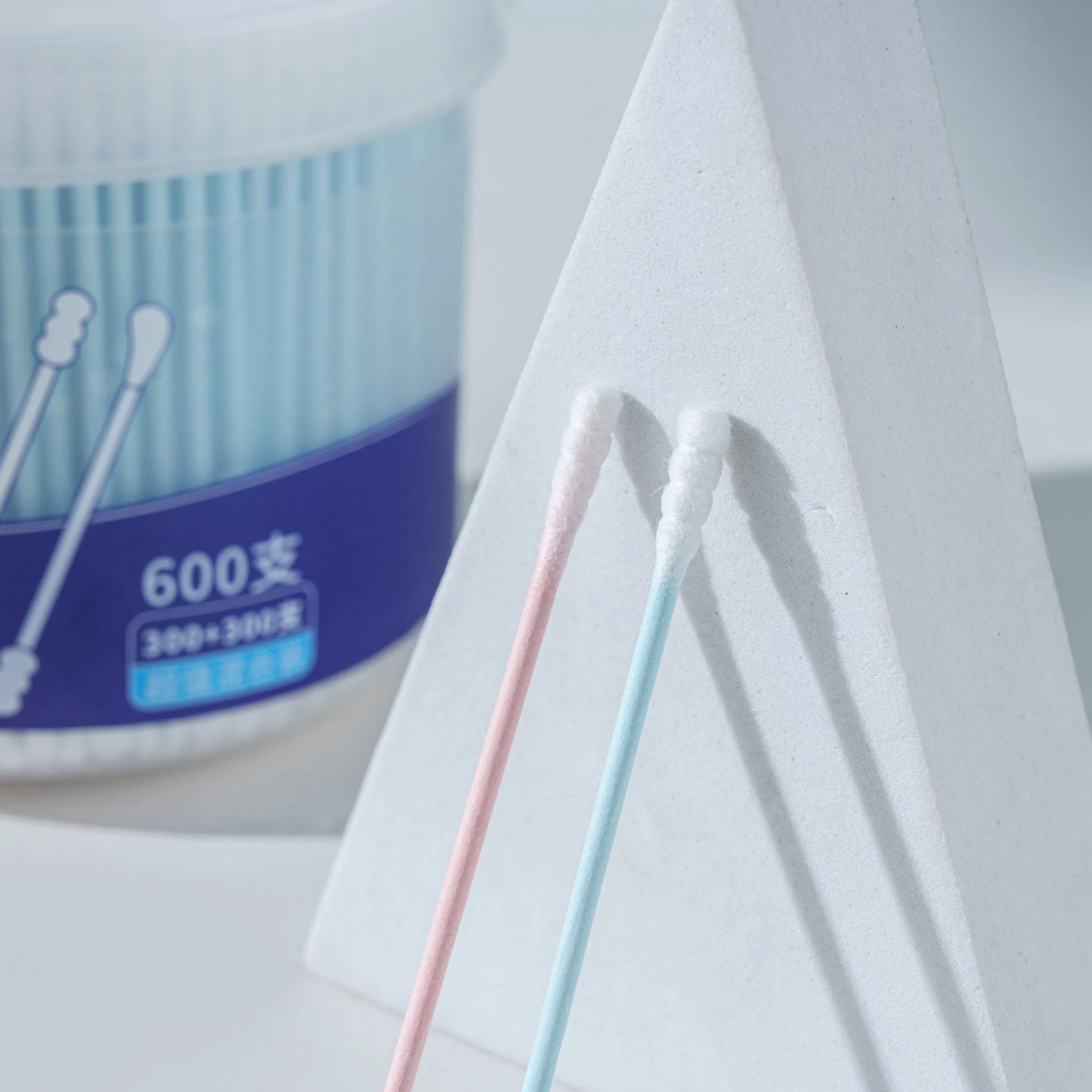 Premium 600PCS Cotton Buds in Two Color Options