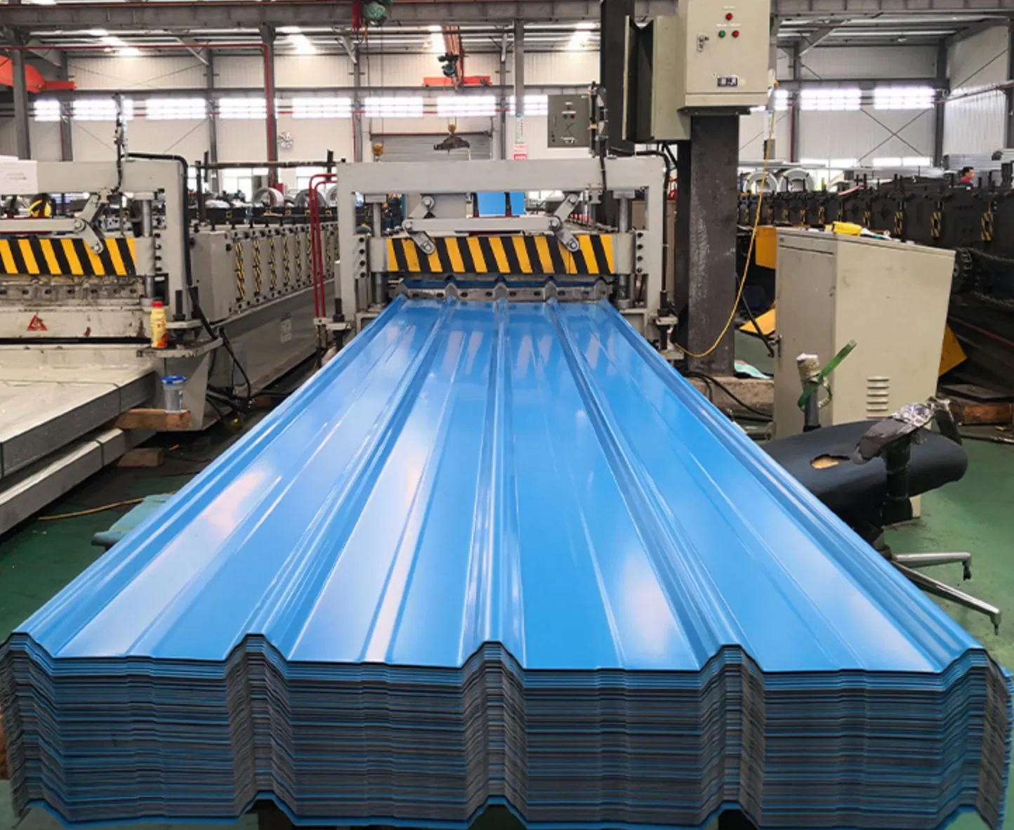 Color-Coated Steel Coil Manufacturer 900-Type 840 Color-Coated Roof Profiled Corrugated Sheet
