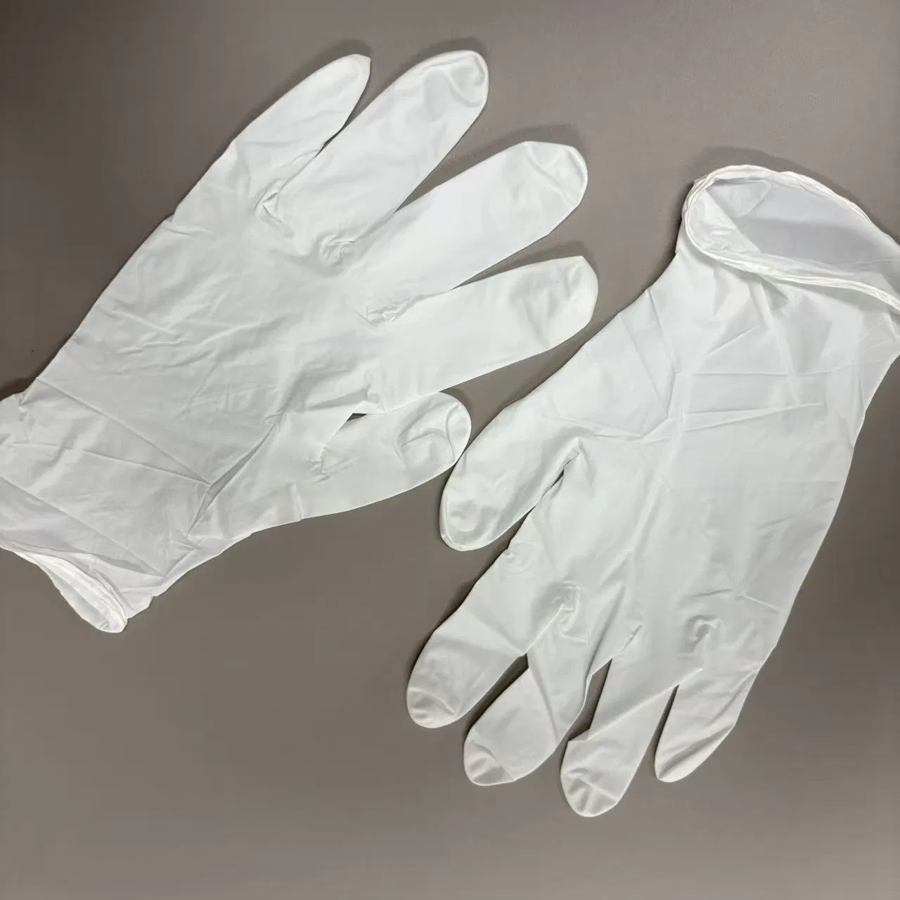 White Nitrile Protective Gloves for Non Invasive Exam Procedures