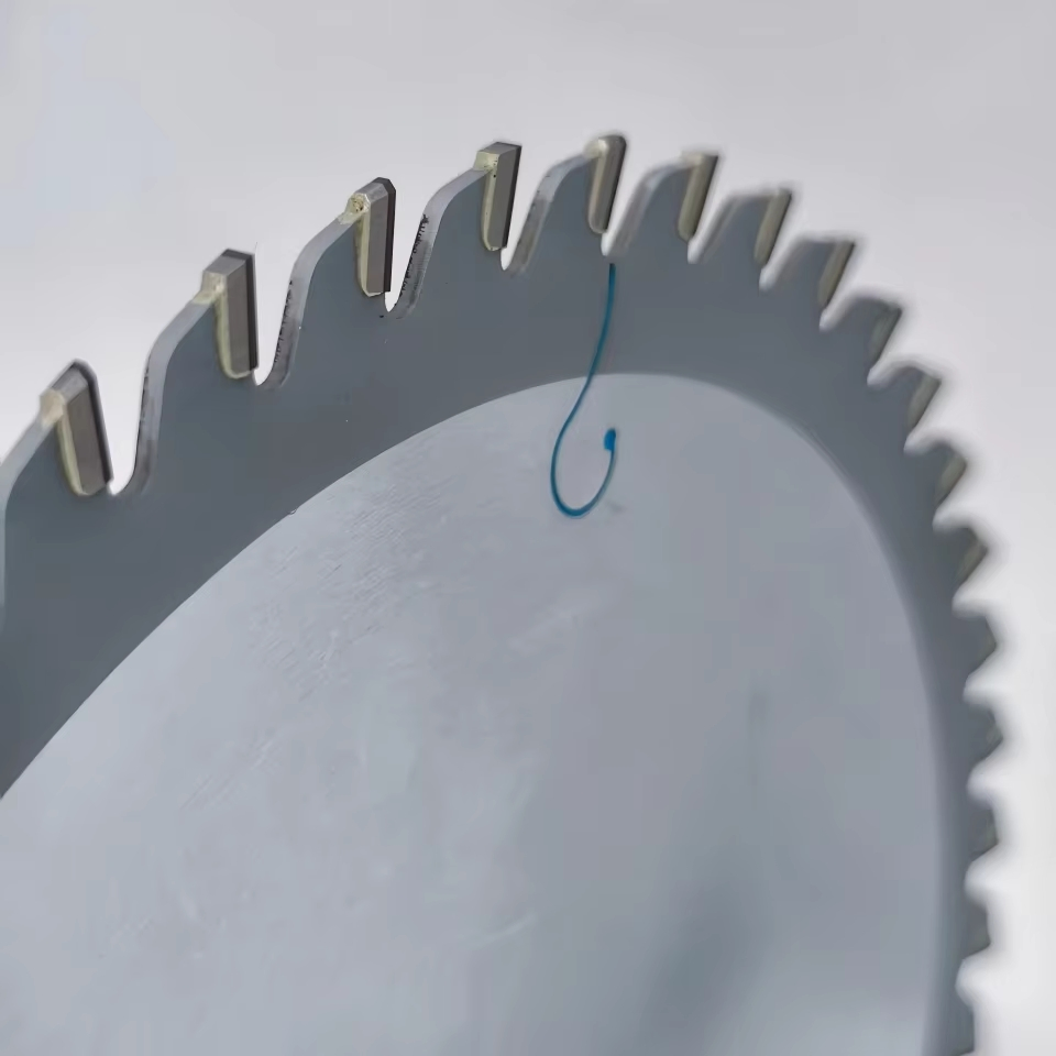 Алмазный диск PCD для точной резки МДФ и дерева