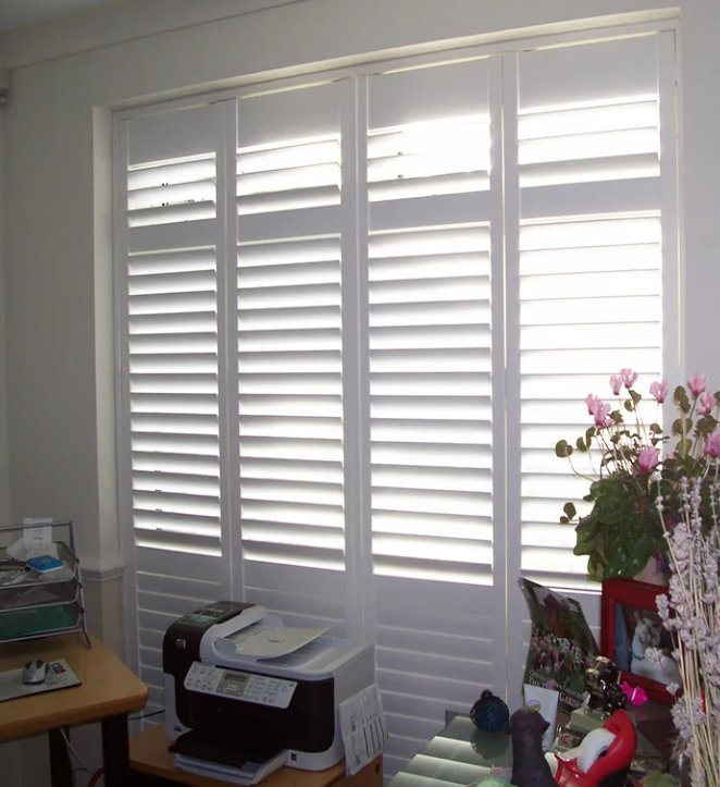 Modern Style White Bi-Fold Wood PVC Horizontal Louver Window Shutter