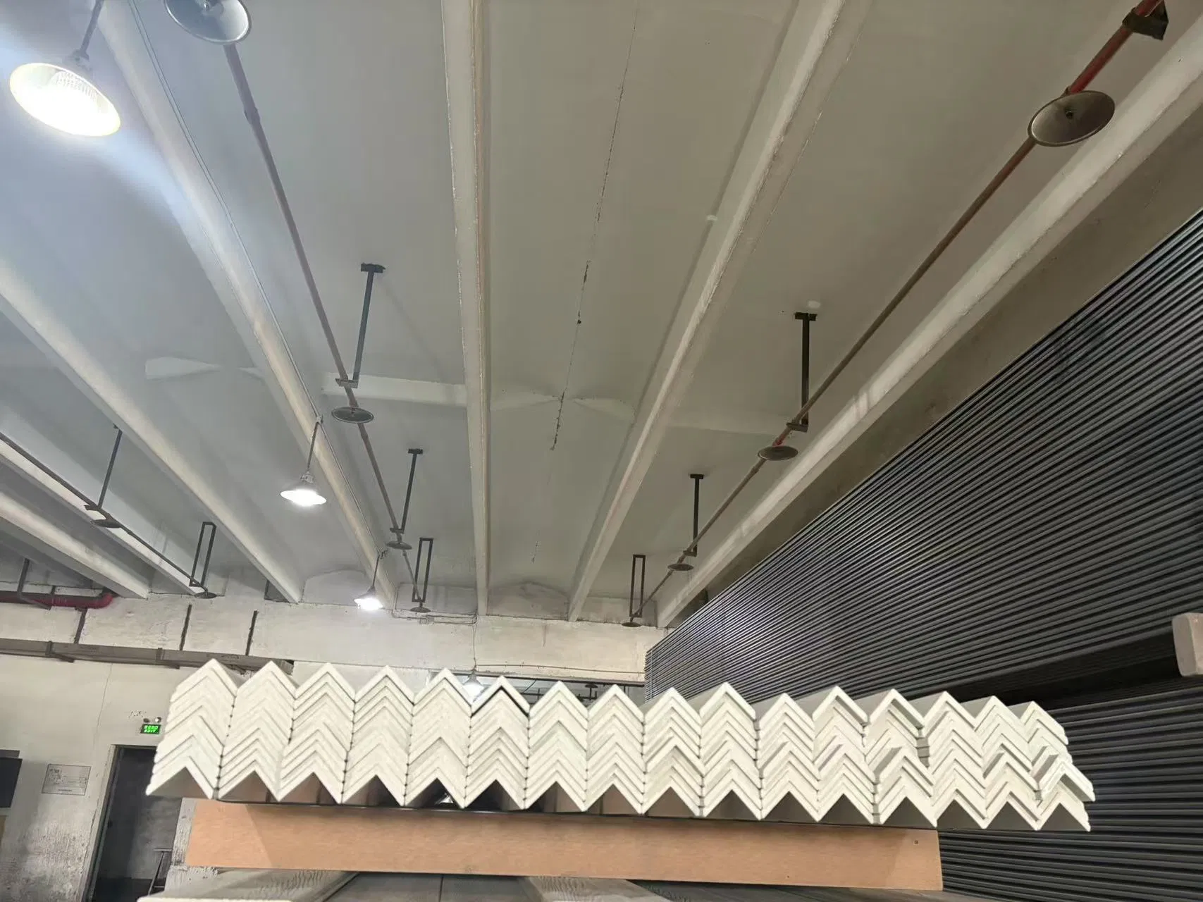 Ocox WPC Accessories Decorative Stirp Flat Trim Edge Banding Outdoor Flooring Corner Decking Edge Covering L Trim