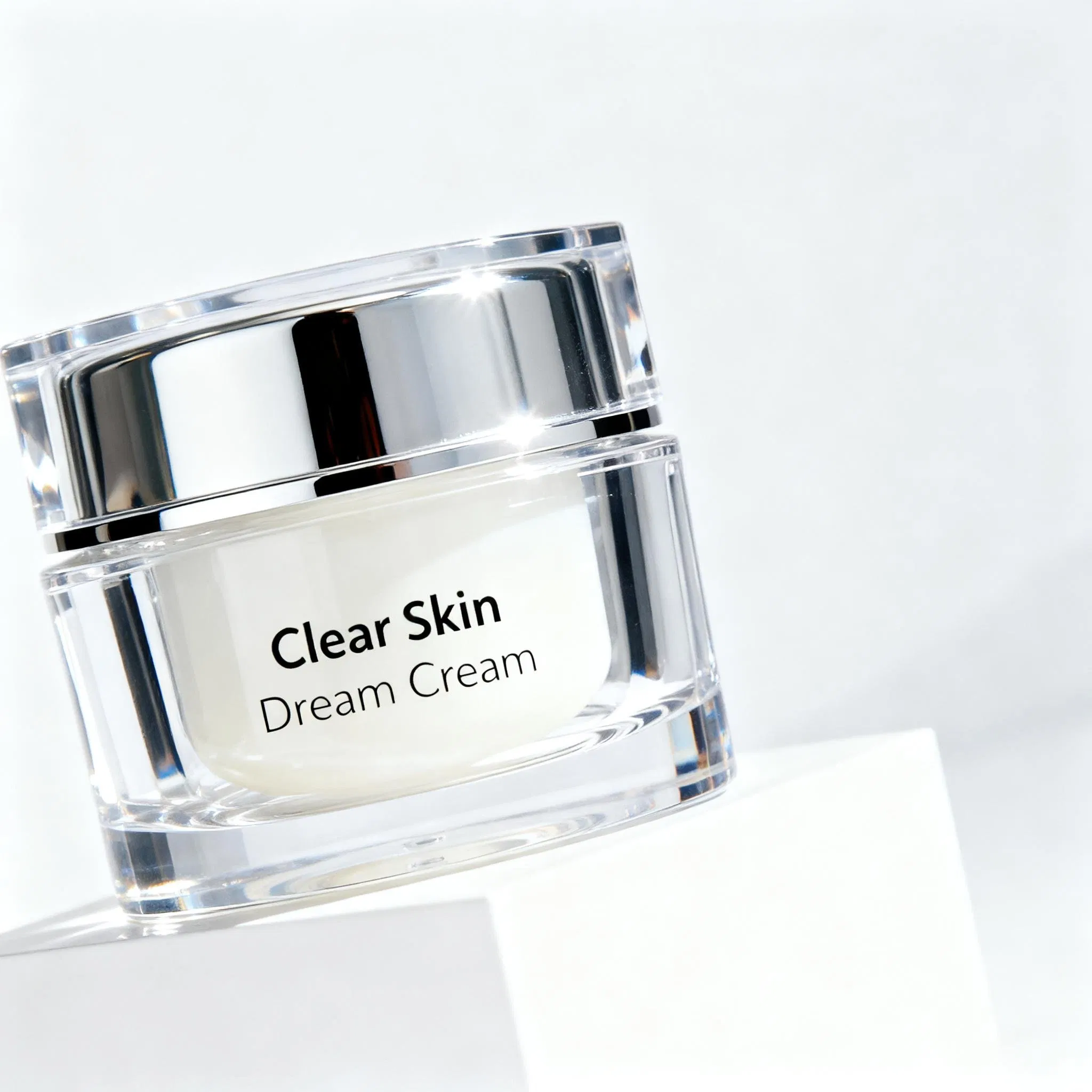 Whitening and Hydrating Face Cream with Niacinamide and Beta-Glucan for Daily Skin Care and Wholesale Distribution