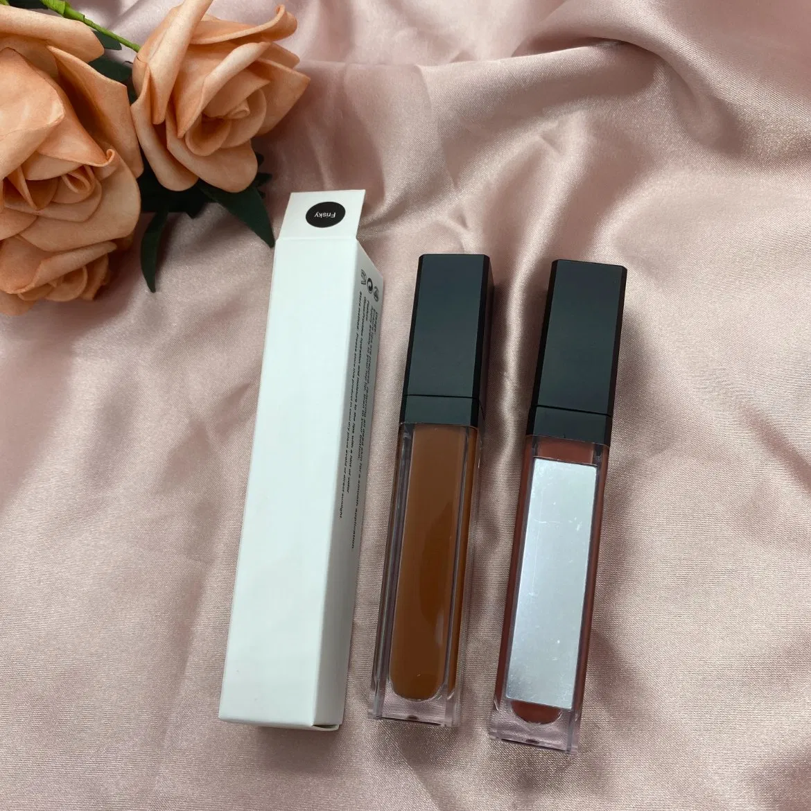Bulk Price LED Light Lipgloss with Mirror Luxury Exquisite Long Lasting Colorfast Beautiful Lip Makeup Private Label Lipgoss