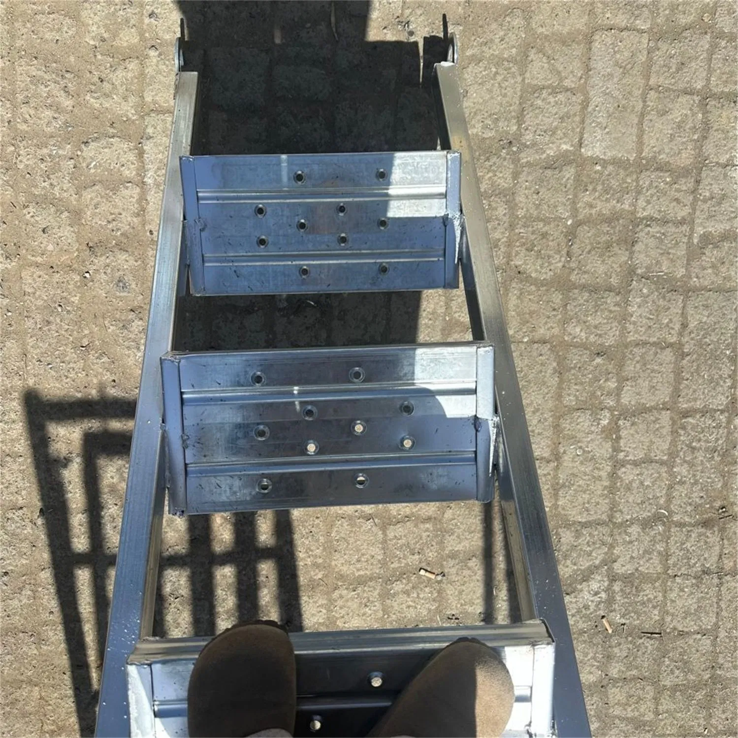 Galvanized Hook Steel Scaffolding Ladder for Construction Safety Access