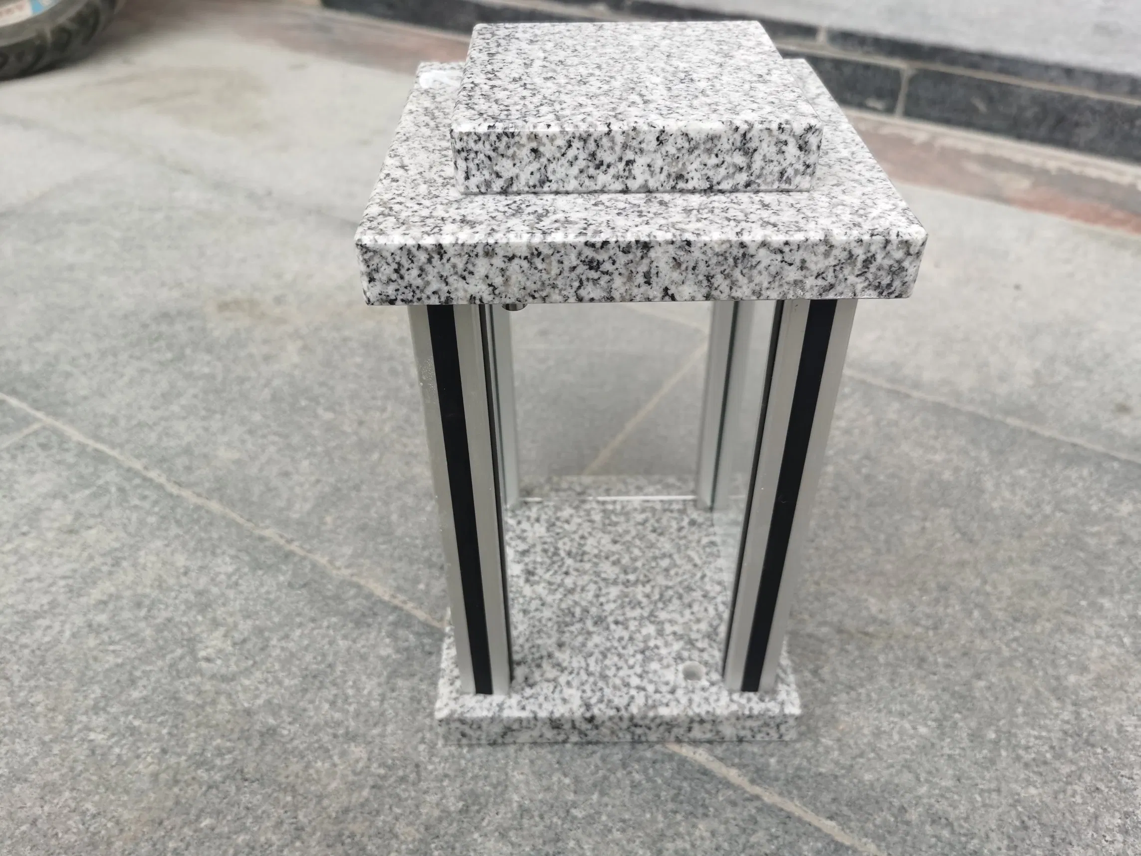 Cheap Price Wholesale Black Grey Granite Aluminum Frame Cemetery Lamp for Grave