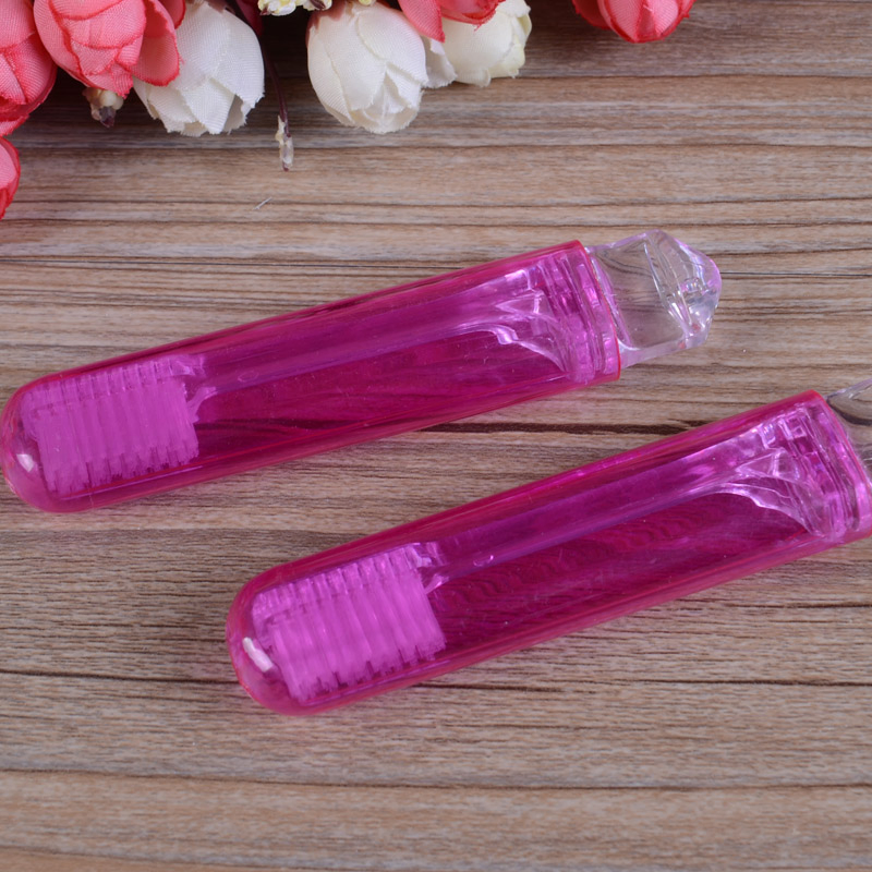 Portable Toothbrushes Are Suitable for Use in Hotels and on Trips.