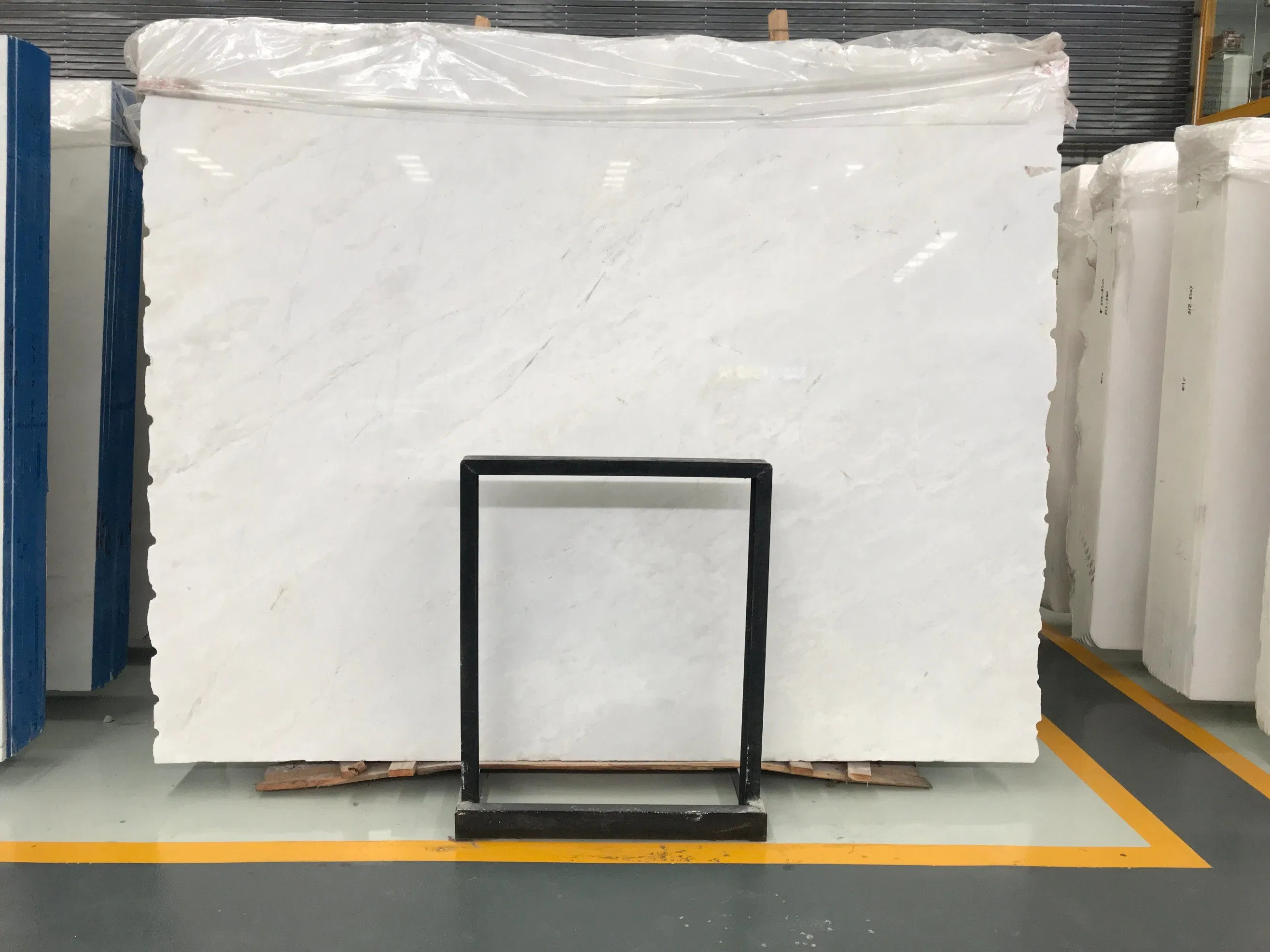 China Pure White/Absolute White/Crystal White Marble Slab for Flooring/Wall Tile/Counter Top