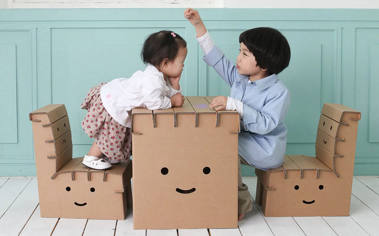 Детская бумажная мебель для творчества и игр