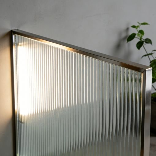 8mm Coated Fluted/Frosted Glass for Balcony Partition and Sun Protection