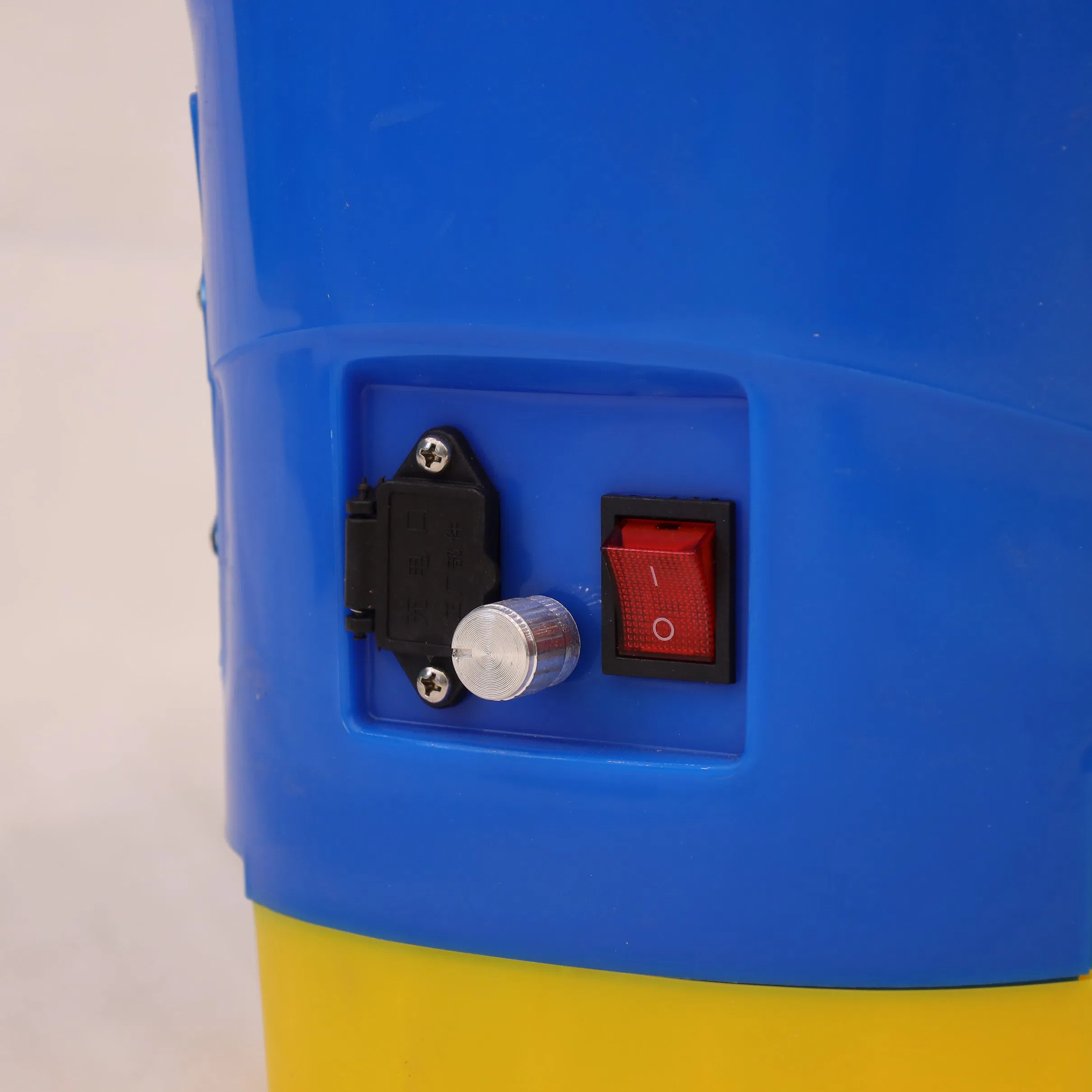 Portable Backpack Electric Fertilizer Spreader for Agriculture Orchard