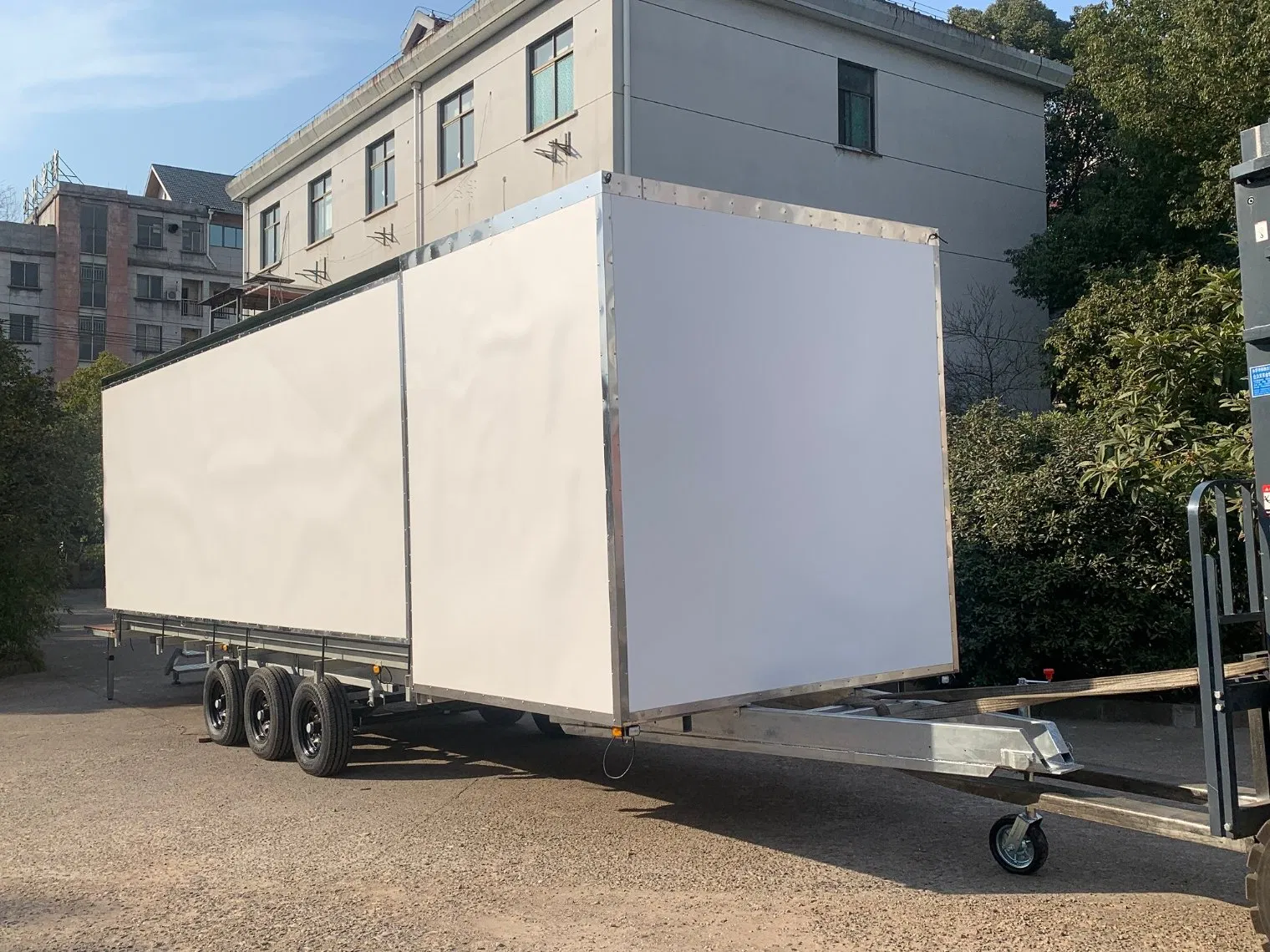 New Materials Technology Innovation Caravan Travel Movable Trailer House