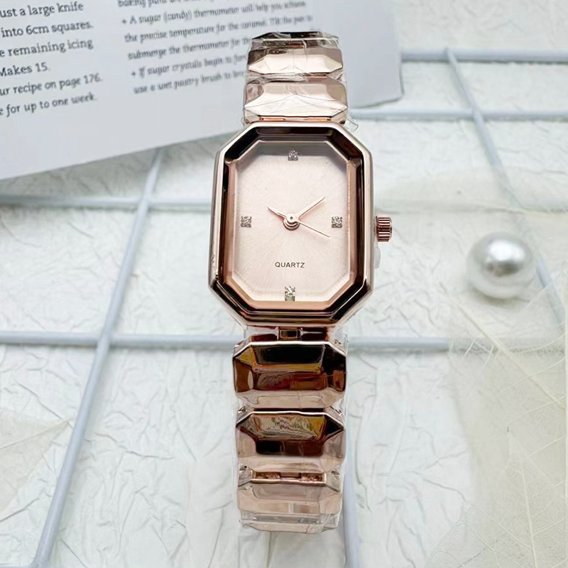 New Arrival Light Luxury Alloy Watch Female Student Fashion Simple Square Quartz Wristwatch for Women
