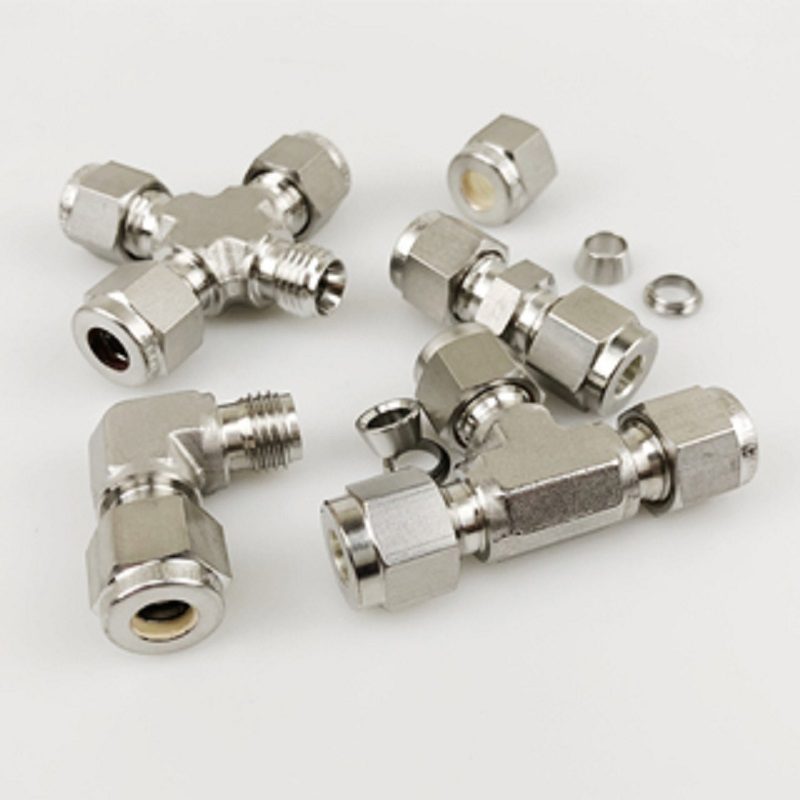 Nai-Lok 316 Stainless Steel Double Ferrule Compression Tube Fittings Reducing Union 1-1/2 in. X 1 in. Tube Od