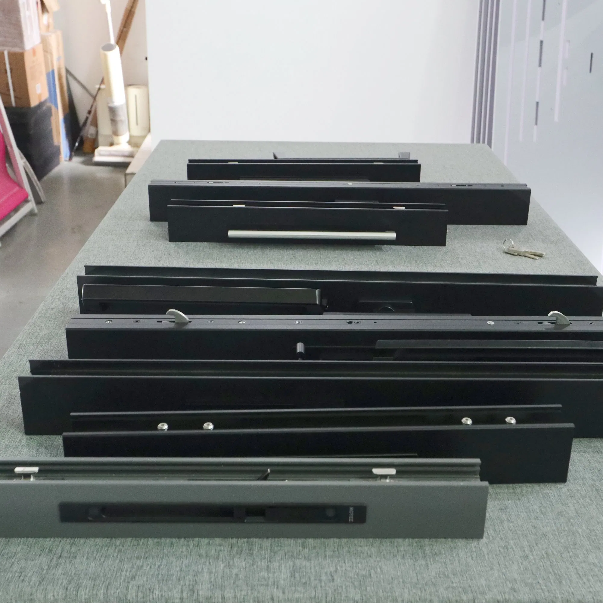 Modern Design Steel Zinc Sliding Door System Hardware Accessories Factory Price Remote Exterior Window Accessories with Handles