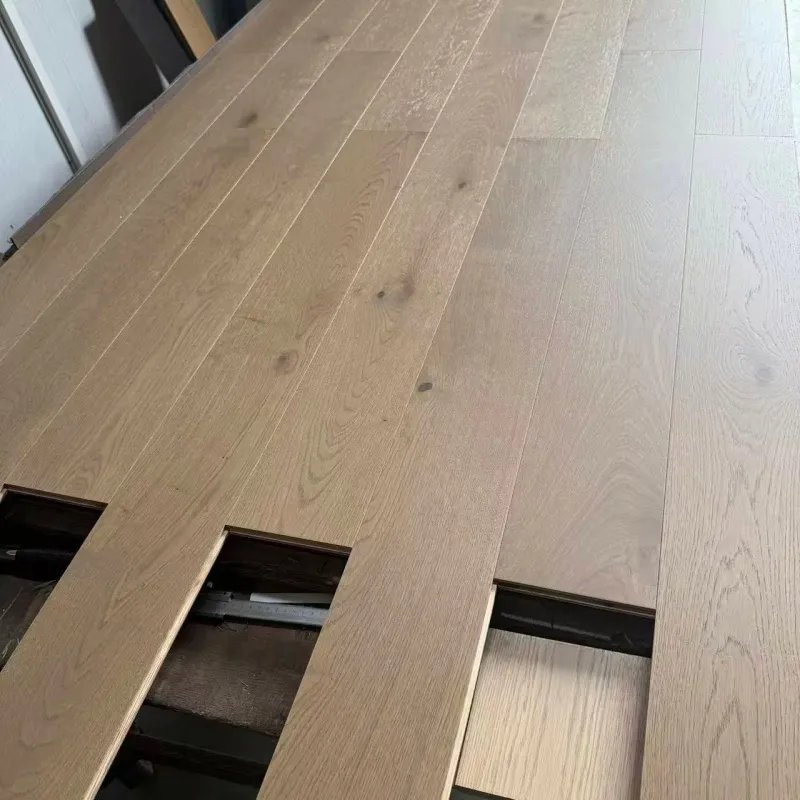 White Milk Tone European Oak Solid Hardwood Herringbone Flooring