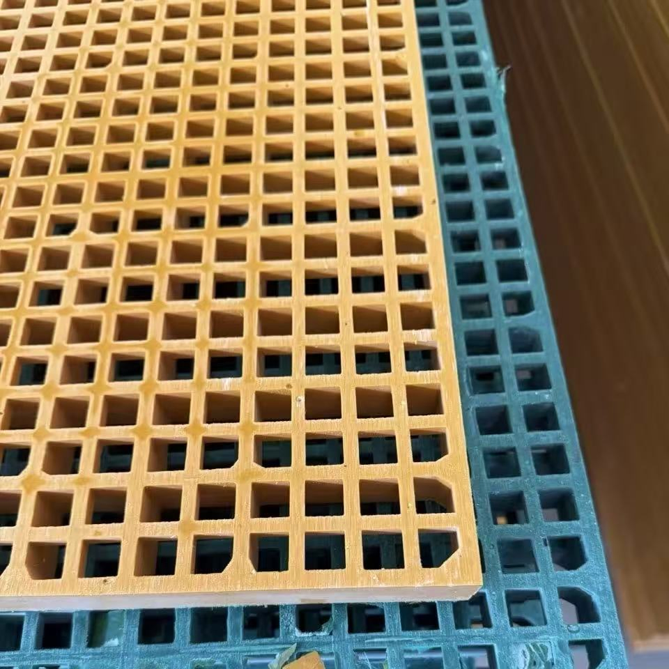 Hongwo Acid and Alkali Resistant Fiberglass Grating 50mmx50mm Grid Chemical Platform Decking