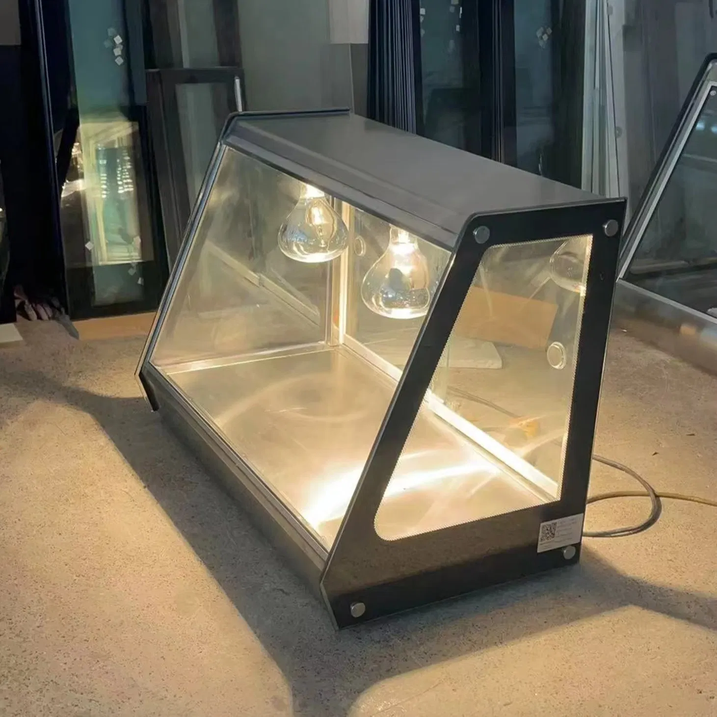 Glass Sided Heated Display Merchandiser with Digital Thermostat for Precise Control