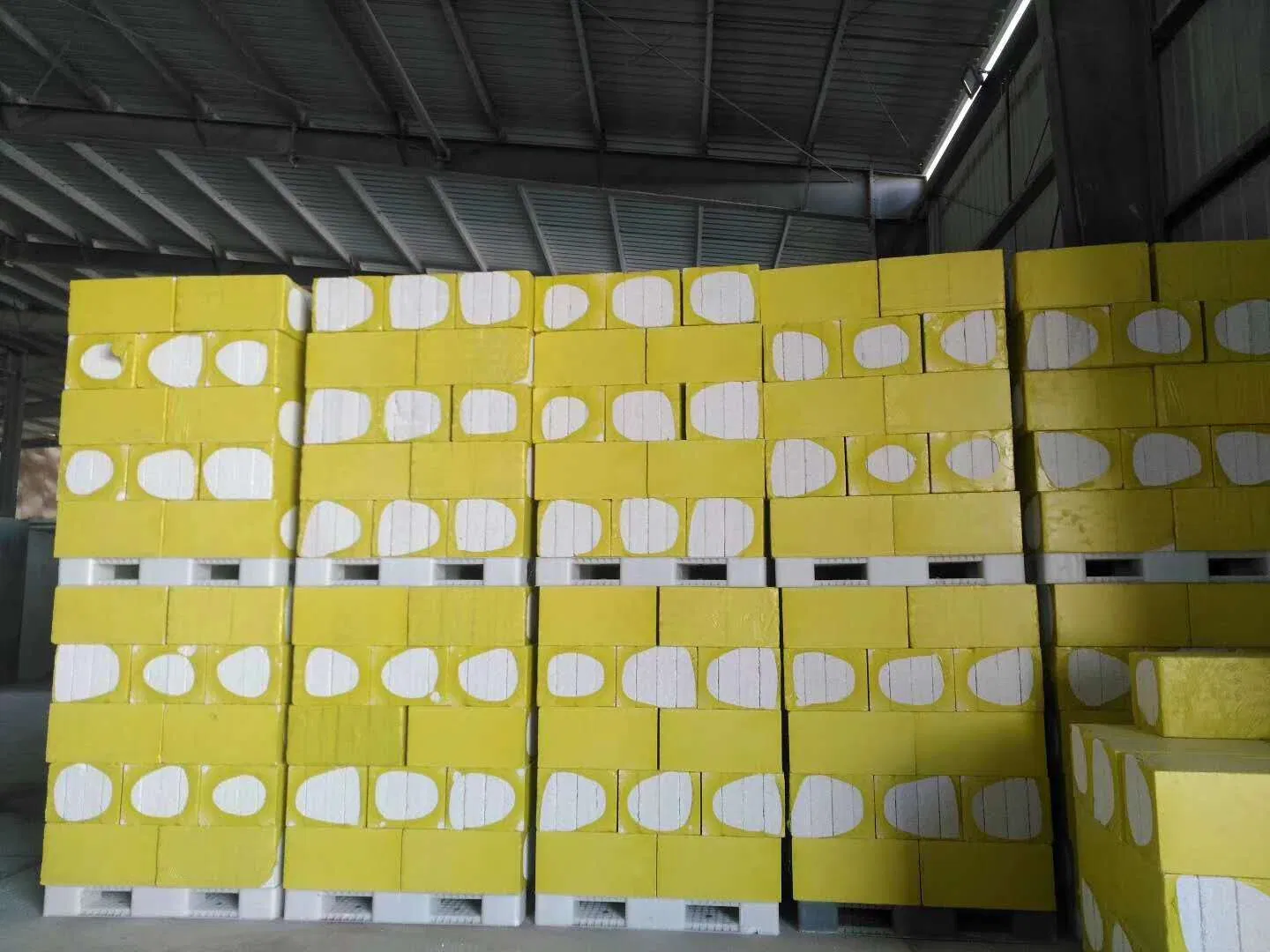 Перлитовая плита для утепления фасада 99% влагозащита