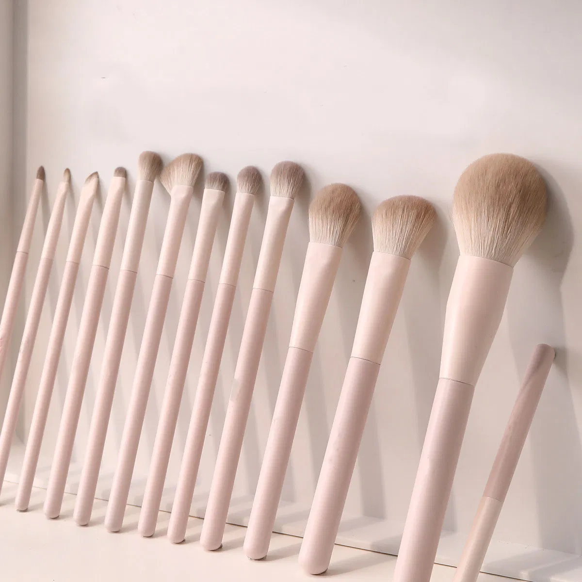 Luxury Designed Rose Gold Makeup Brush Powder Application Makeup Brush