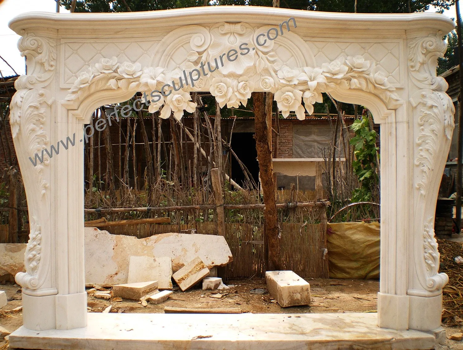 Каминный портал из мрамора с ангелом (QY-LS343)