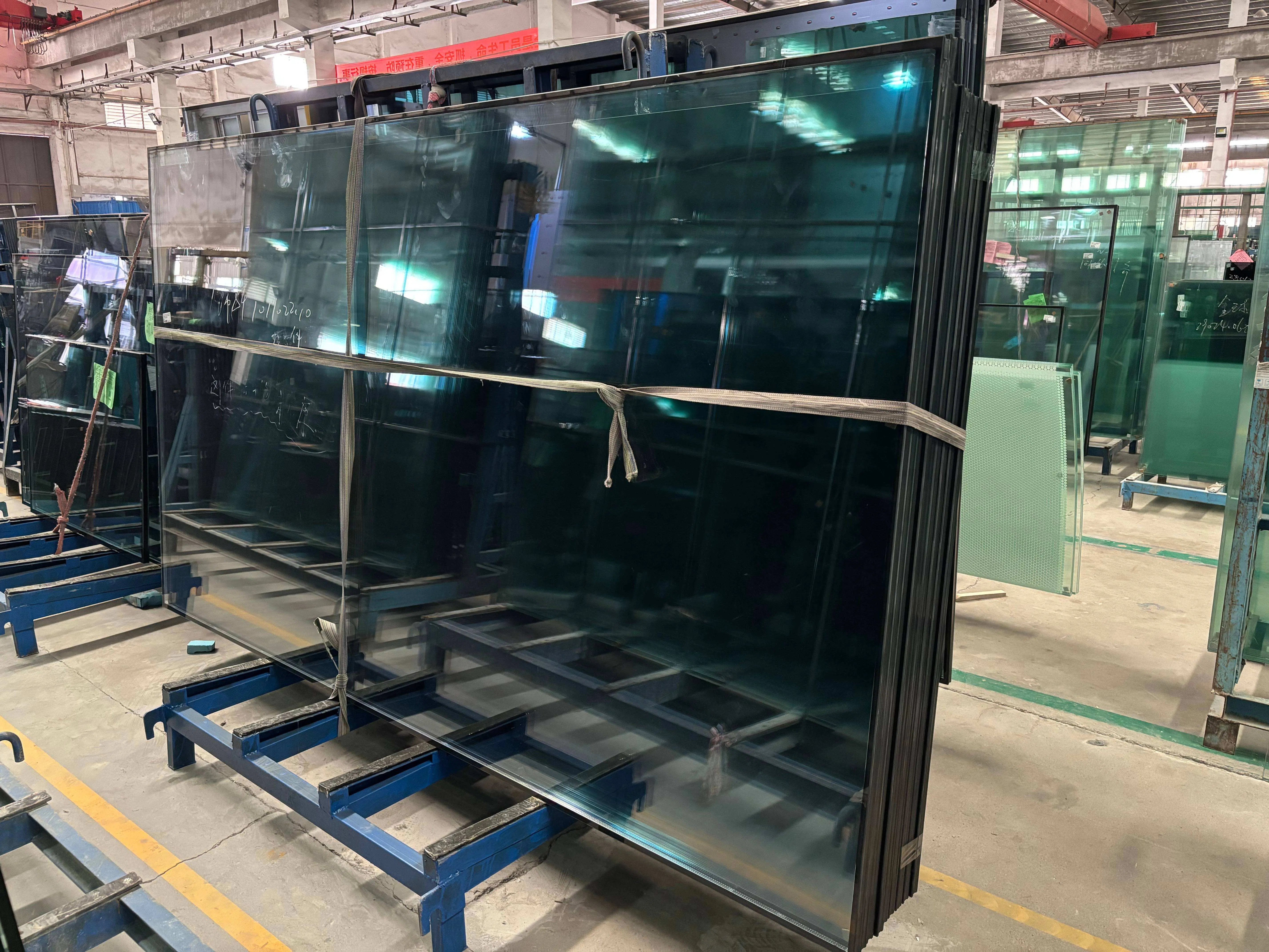Large Low-E Insulated Curved Glass Jumbo Size Laminated Glass Manufacturer