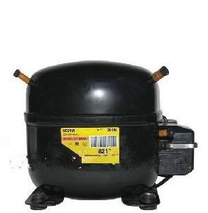 Portable DC Refrigerator with Hermetic Compressor for Travel Use