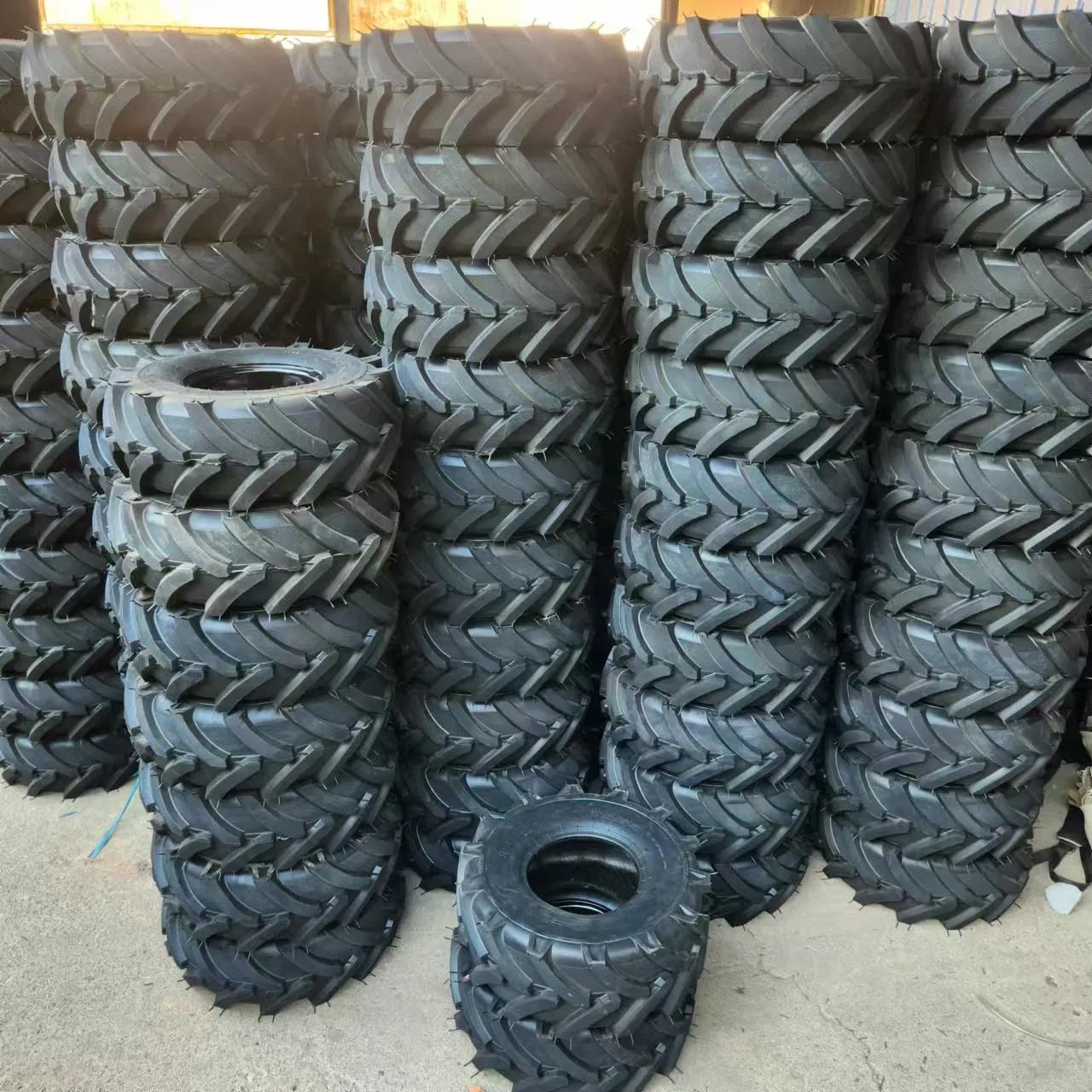 19x7.00-8 Agricultural Lug Pattern Tire and Wheel