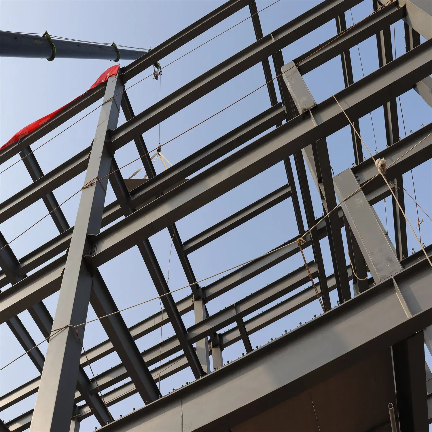 China Manufacture Industrial Galvanized Metal Prefabricated/Prefab Steel Structure Warehouse/Workshop/Construction Building Price for Storage/House