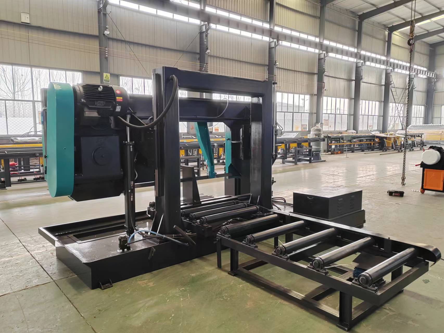 Ленточнопильный станок по металлу 800 мм промышленный