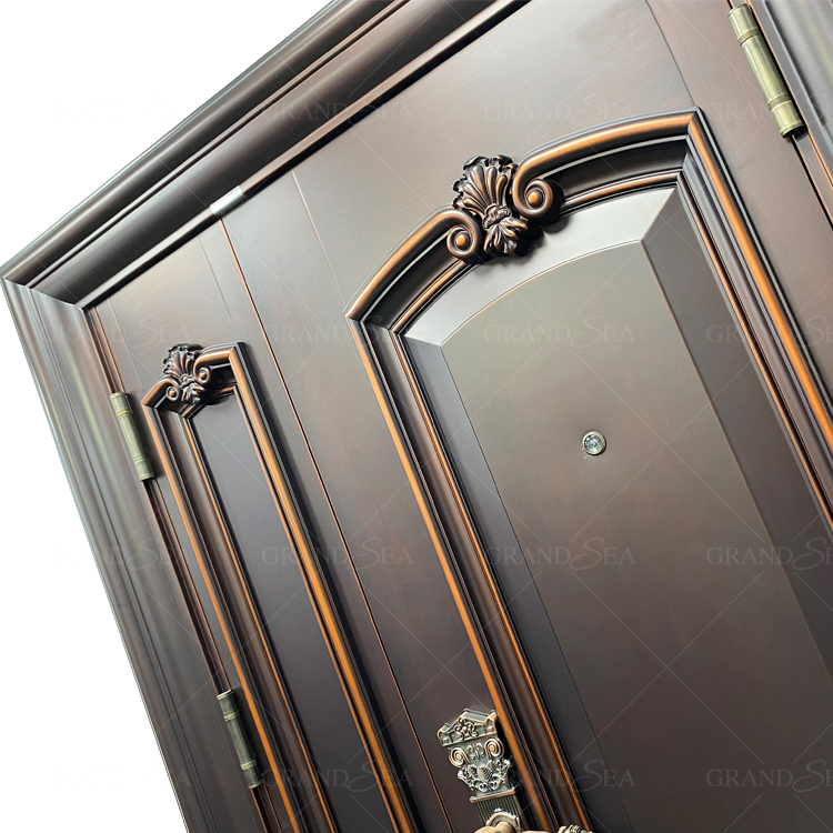 Стальная входная дверь Grandsea с защитой