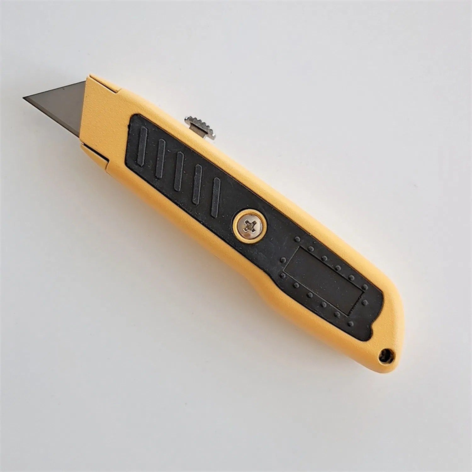 Профессиональный выдвижной нож-резак для картона