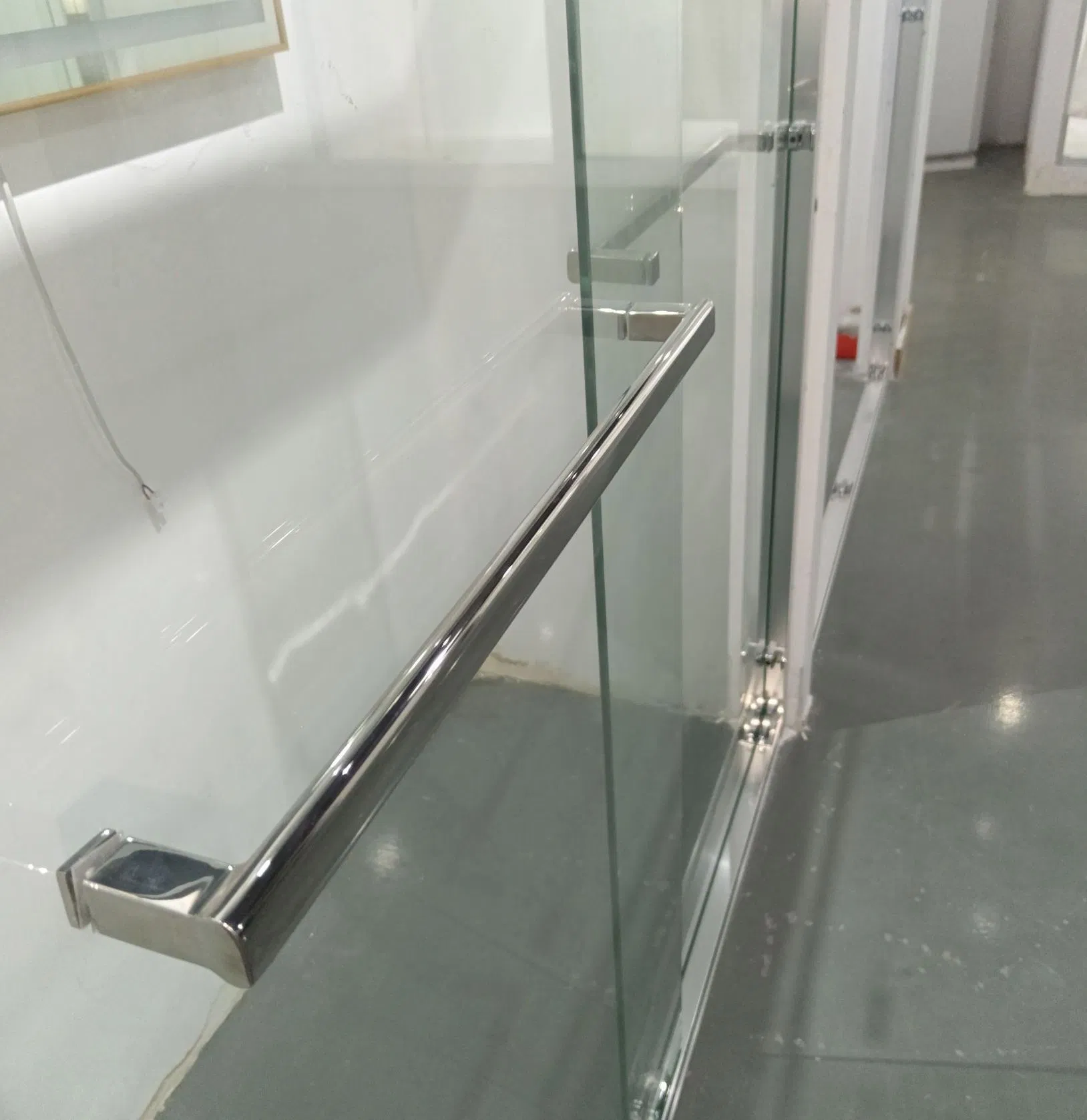 Practicality Transparent Design Shower Door for Safety