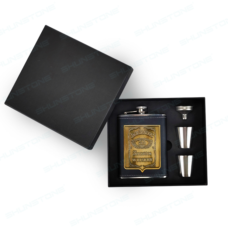 Stainless Steel Liquor Whiskey Flask Leather Hip Flask Set with Funnel and 2 Cups Gift Set