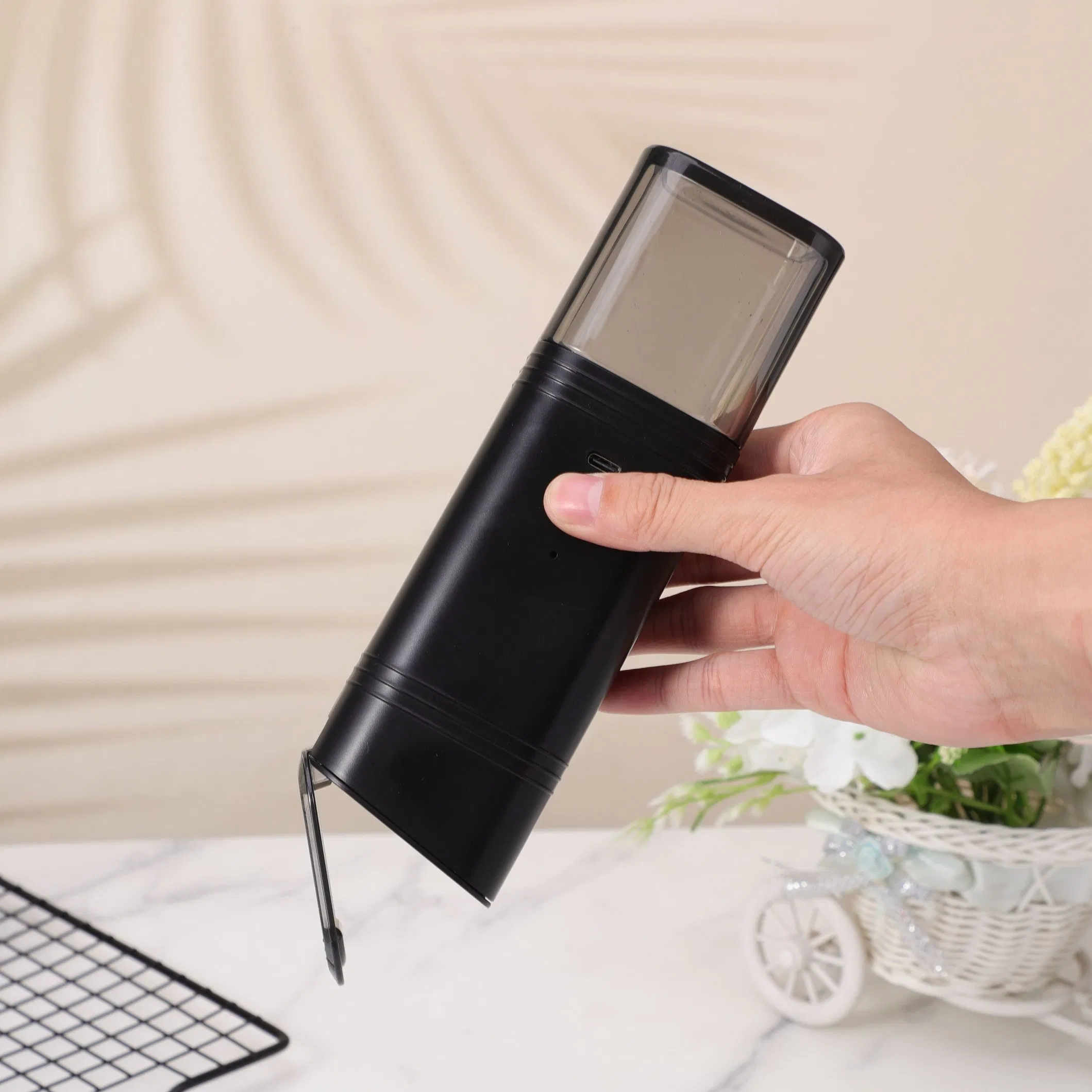 Modern USB Rechargeable Automatic Salt and Pepper Grinder Set